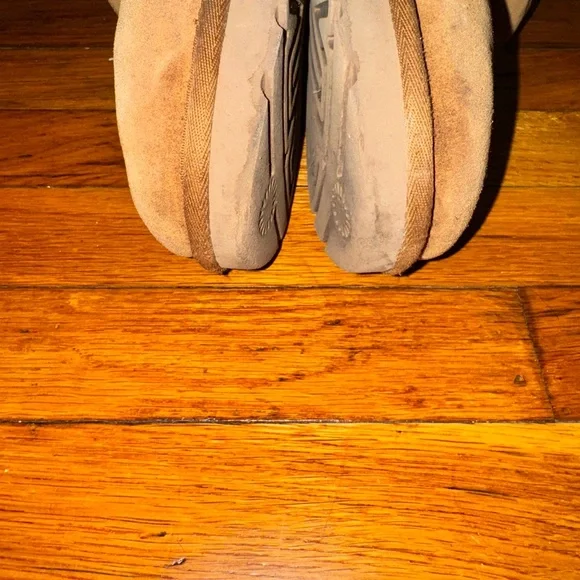 UGG Women’s Size 11 Chestnut Suede Shearling Slippers - Picture 9 of 10
